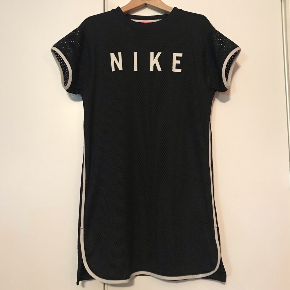 Nike Women’s Sportswear Dress